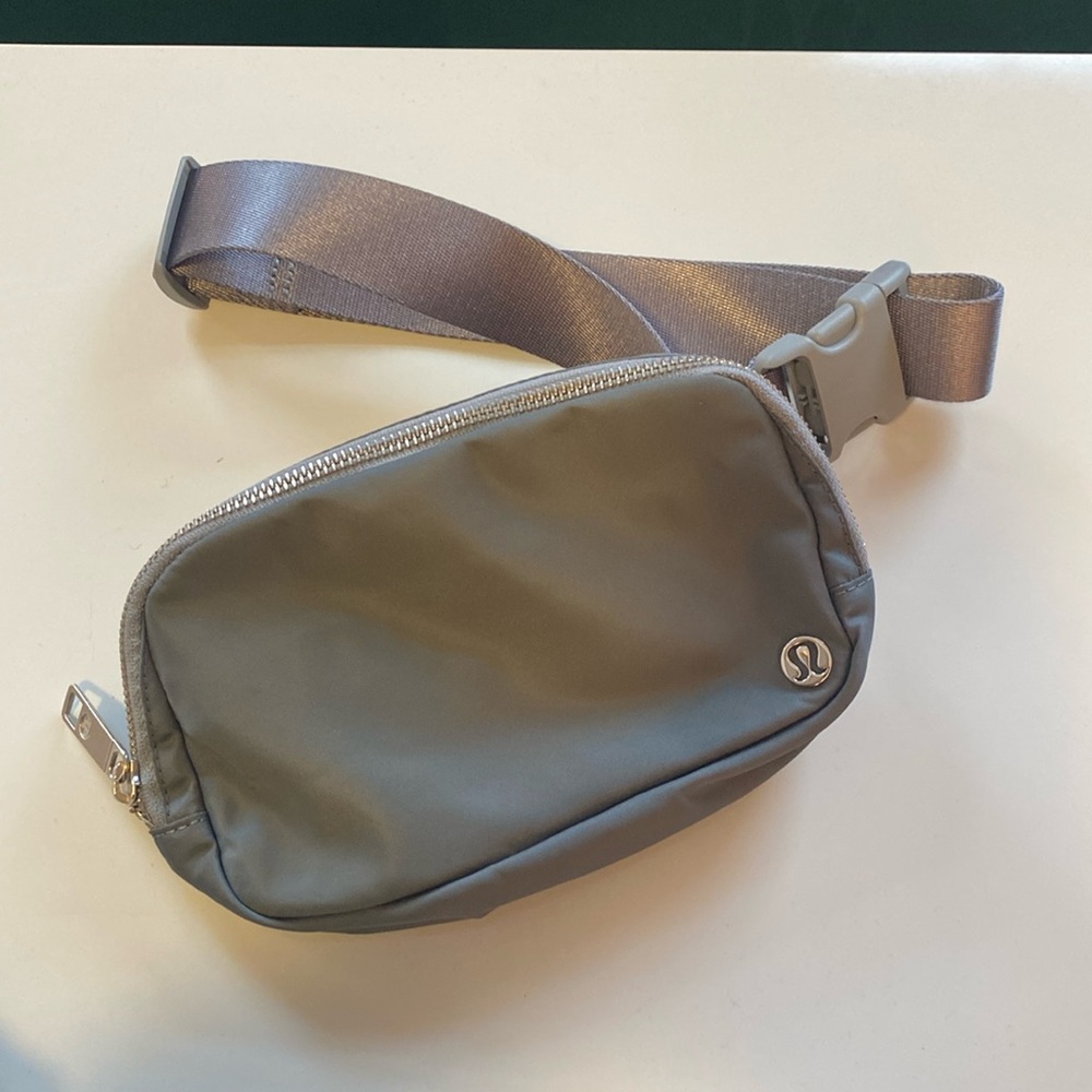 Lululemon Fanny pack